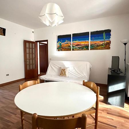 N194 - Numana, Ampio Trilocale Con Giardino Daire Dış mekan fotoğraf